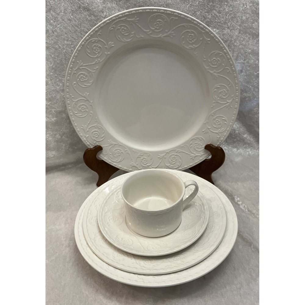 Mikasa Plaza Lane 5 Pc Dinner Set Dinner & Bread Plate Bowl Cup & Saucer 954760